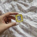 مگنت طرح قاب زرد آپارتمان مانیکا گلر - تصویر 2