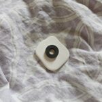 مگنت طرح قاب زرد آپارتمان مانیکا گلر - تصویر 3